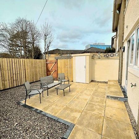 Quirky, Family Home In Glasgow Cardonald Екстер'єр фото