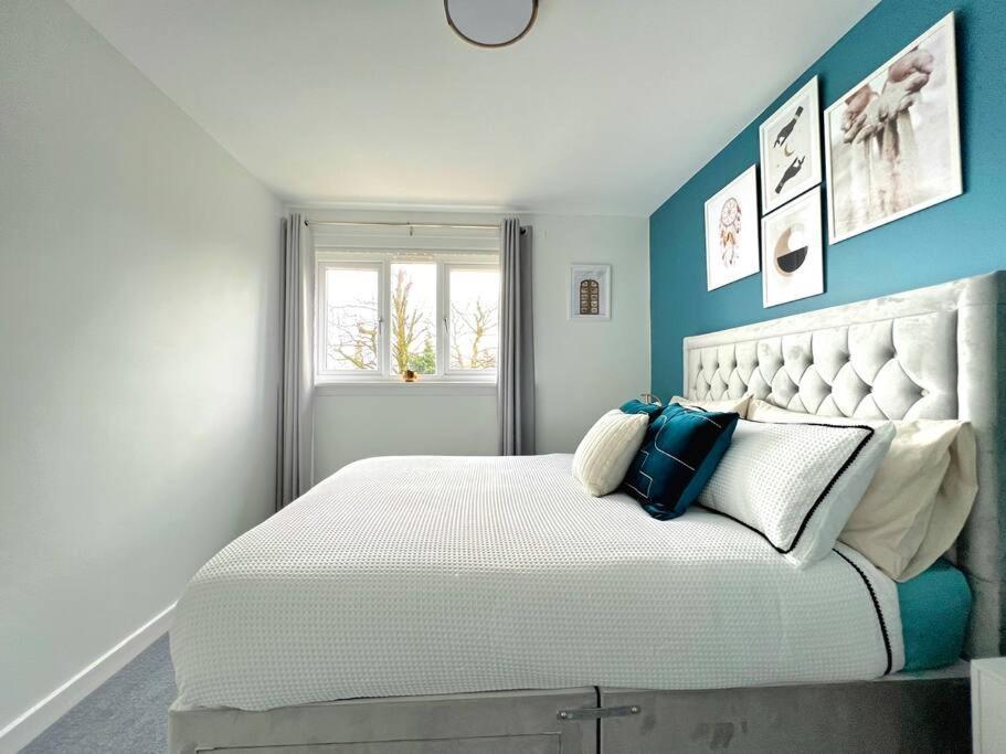 Quirky, Family Home In Glasgow Cardonald Екстер'єр фото