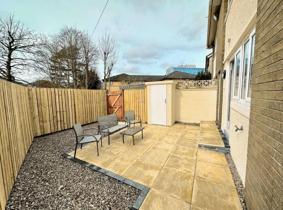 Quirky, Family Home In Glasgow Cardonald Екстер'єр фото
