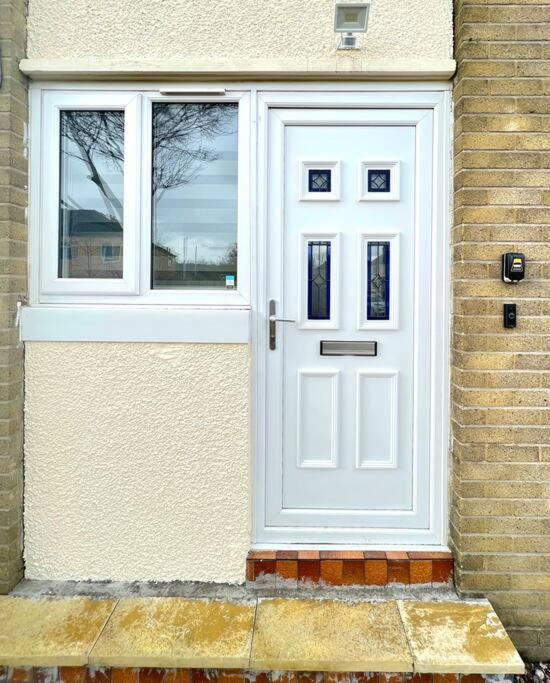 Quirky, Family Home In Glasgow Cardonald Екстер'єр фото