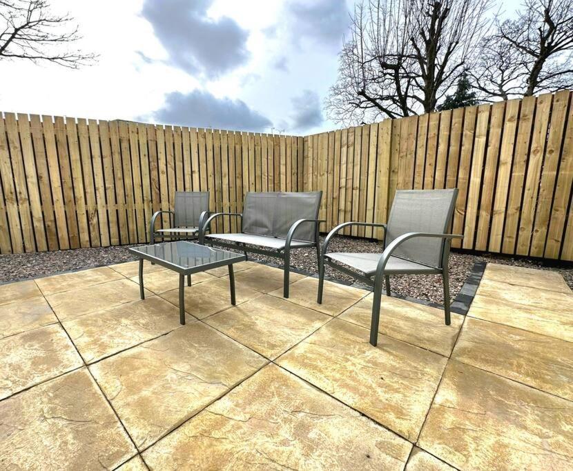 Quirky, Family Home In Glasgow Cardonald Екстер'єр фото