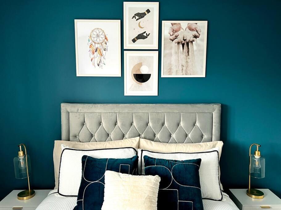 Quirky, Family Home In Glasgow Cardonald Екстер'єр фото