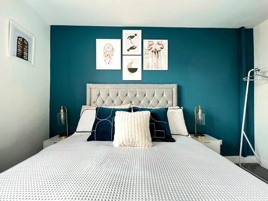 Quirky, Family Home In Glasgow Cardonald Екстер'єр фото